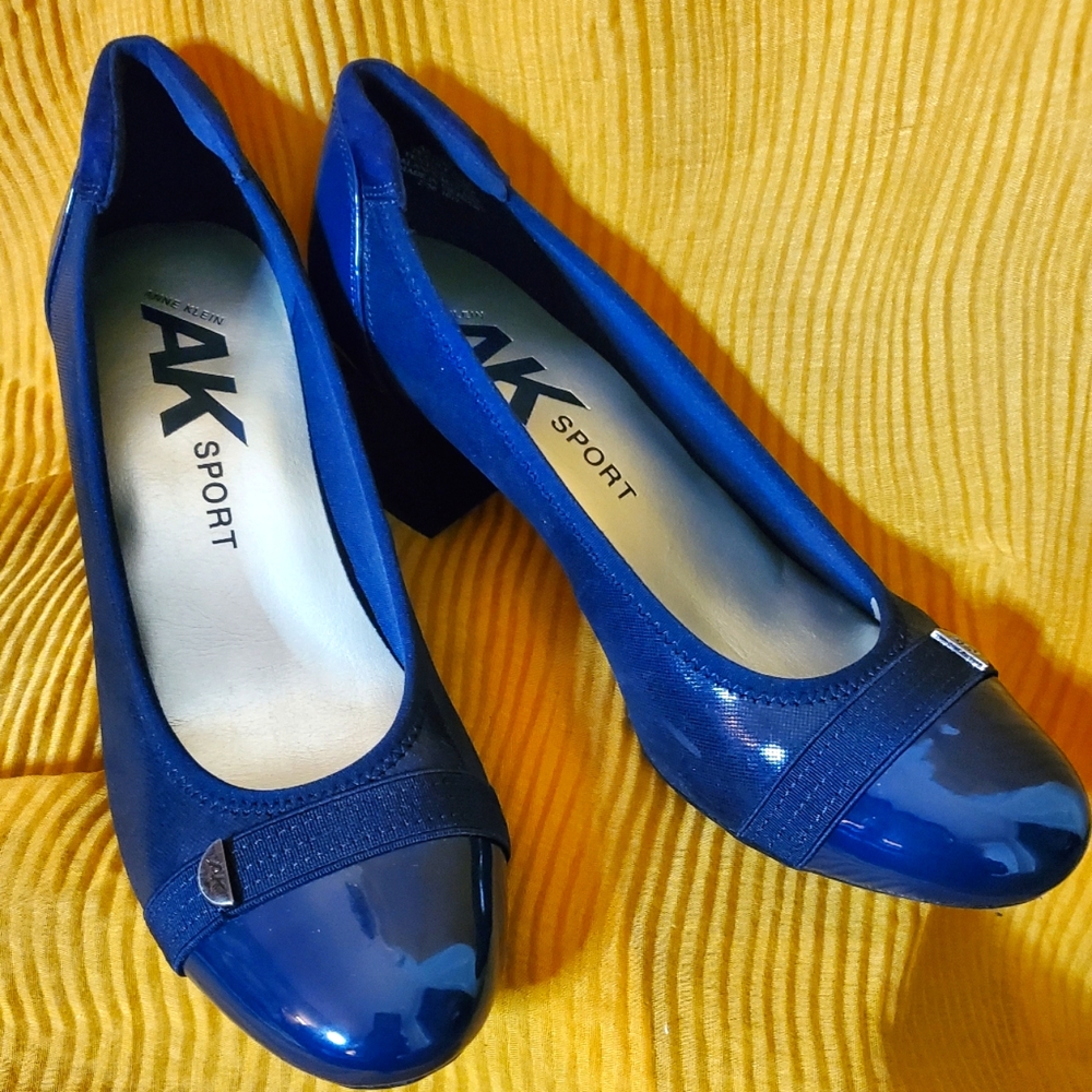 Anne Klein Sport Leather Dress Pump in Navy 9M